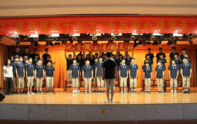 20170525034514300.jpg 調(diào)整大小 5、二等獎(jiǎng):16機(jī)電與數(shù)控技術(shù)班代表隊(duì)代表隊(duì).jpg